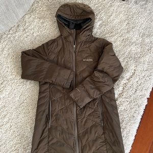 Above-knee length Columbia light weight winter coat
